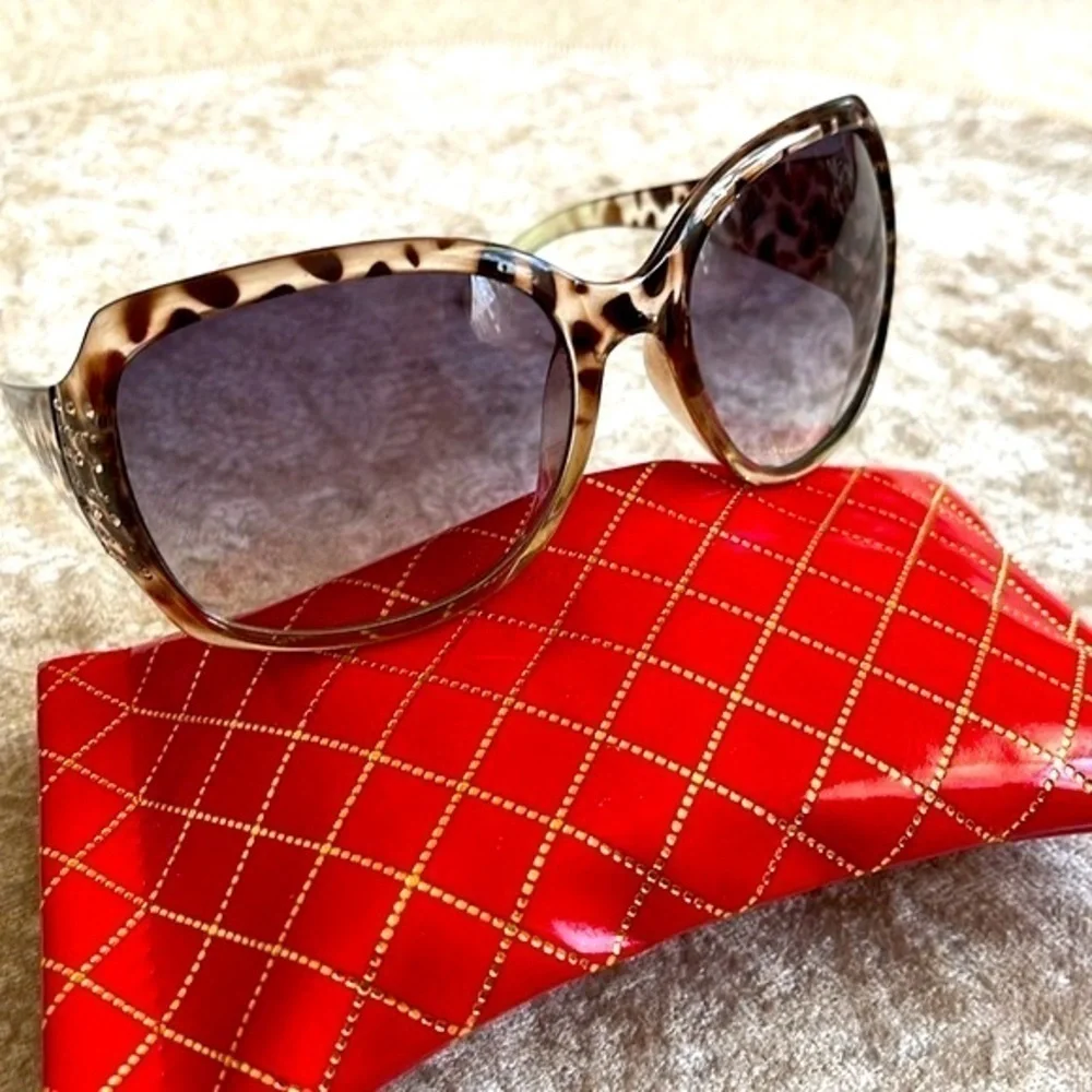 Brand New Tortoise Animal Print Oversized Sunglasses Rhinestones Gradient Lens